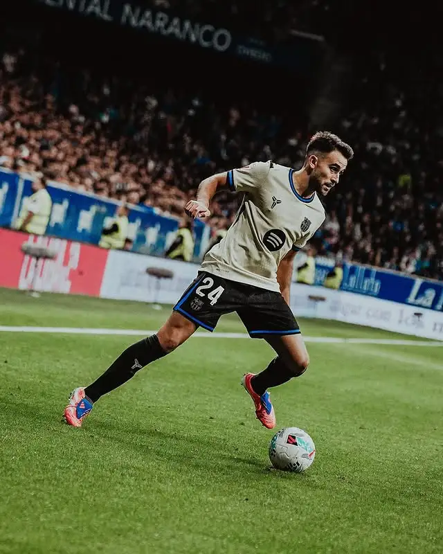 本场最佳！埃里克-加西亚ins：精彩的逆转，展现了巴萨精神