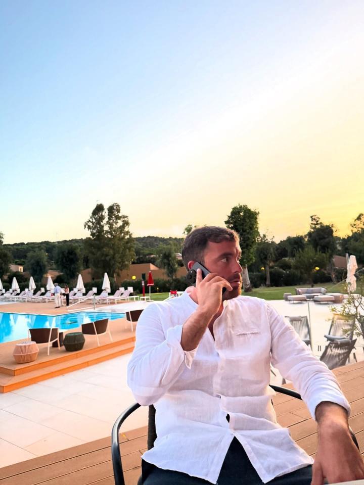 转会窗真正的顶流！罗马诺晒转会稿件，密密麻麻&amp;amp;从早忙到晚