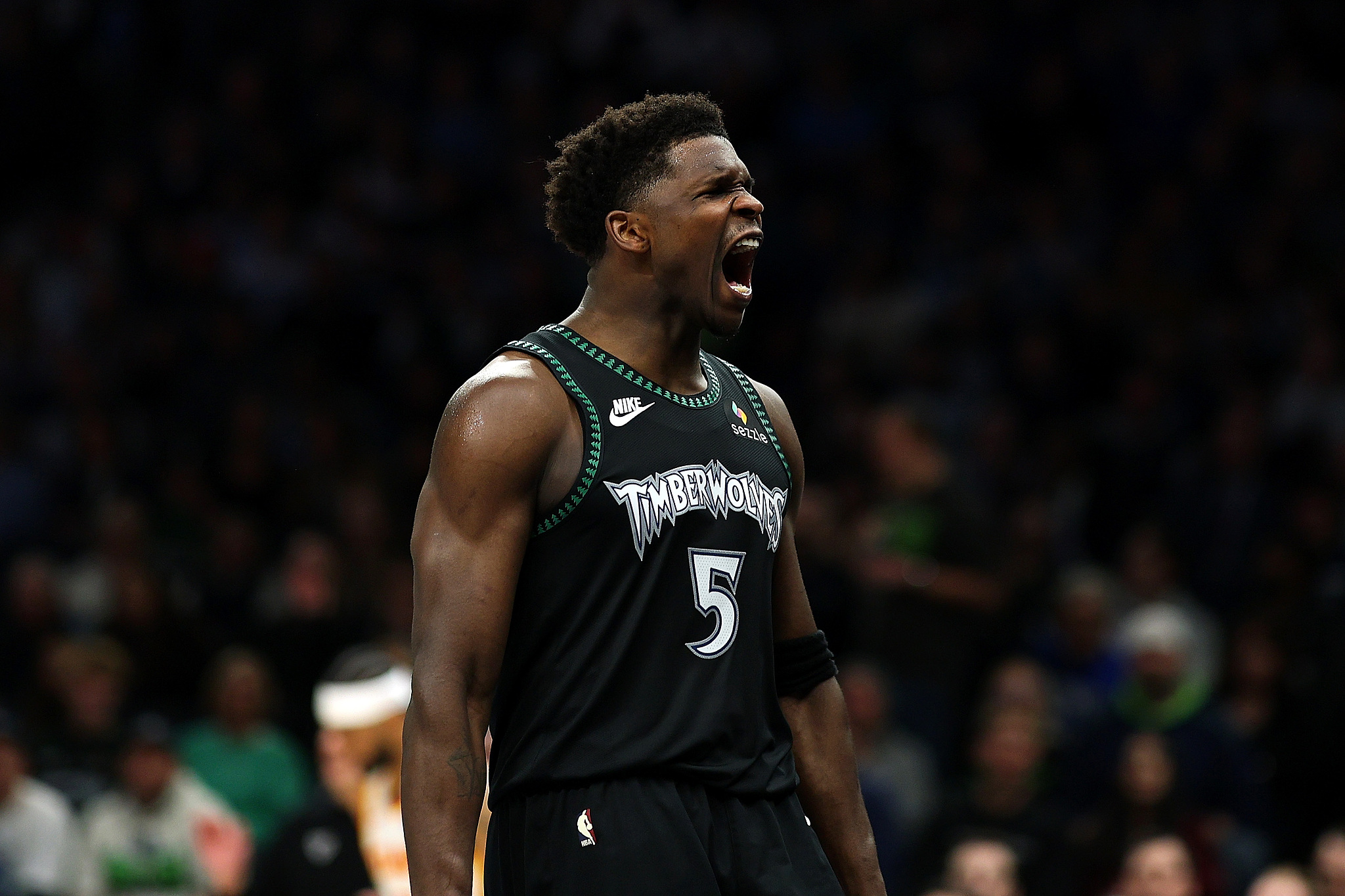 开云-爱德华兹30+6+6麦科勒姆空砍38分 森林狼大胜老鹰