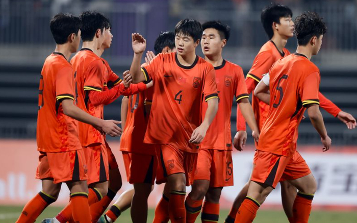 kaiyun-2-0！1-0！恭喜中国队，4胜亚洲冠军，历史首次，冲进世界杯稳了|国足|乌兹别克斯坦队|热身赛|男足|乌兹别克斯坦_新浪体育_新浪新闻