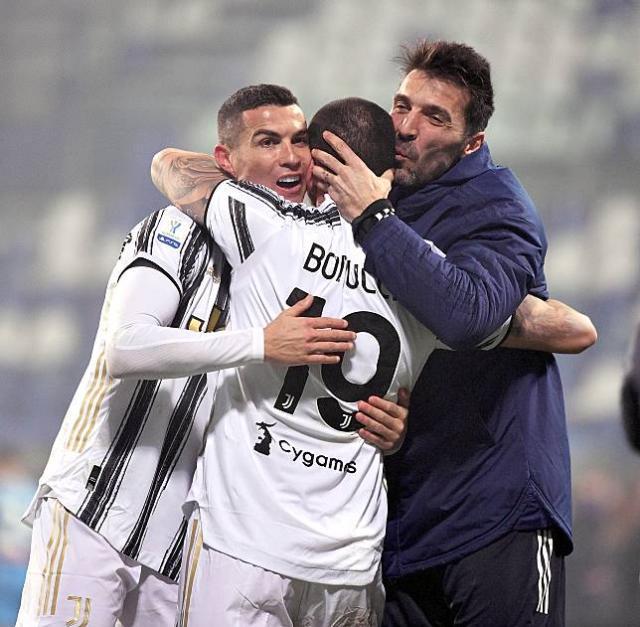 开云登录-C罗，一堂体育管理学的大课①：元老们不高兴