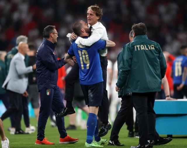 【人物】曼奇尼名帅进化论：从蓝衣弃儿到国家英雄