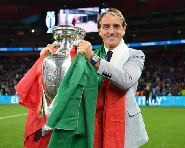 【人物】曼奇尼名帅进化论：从蓝衣弃儿到国家英雄