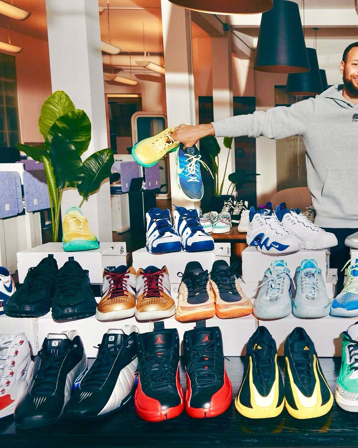 开云在线-库里球鞋慈善拍卖会举行|斯蒂芬·库里|金州勇士队|大爱|时代|穿鞋_新浪体育_新浪新闻